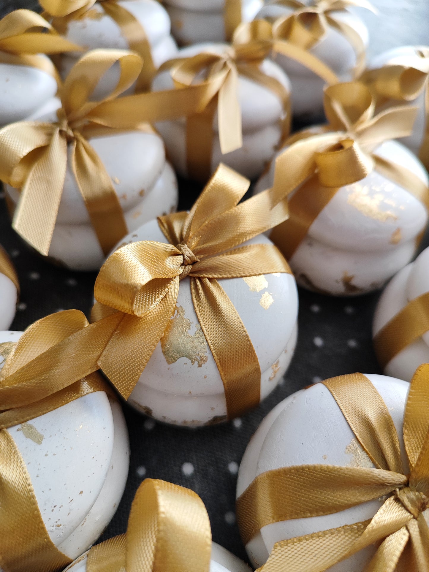 Mπομπονιέρα macaron/Φύλλα χρυσού