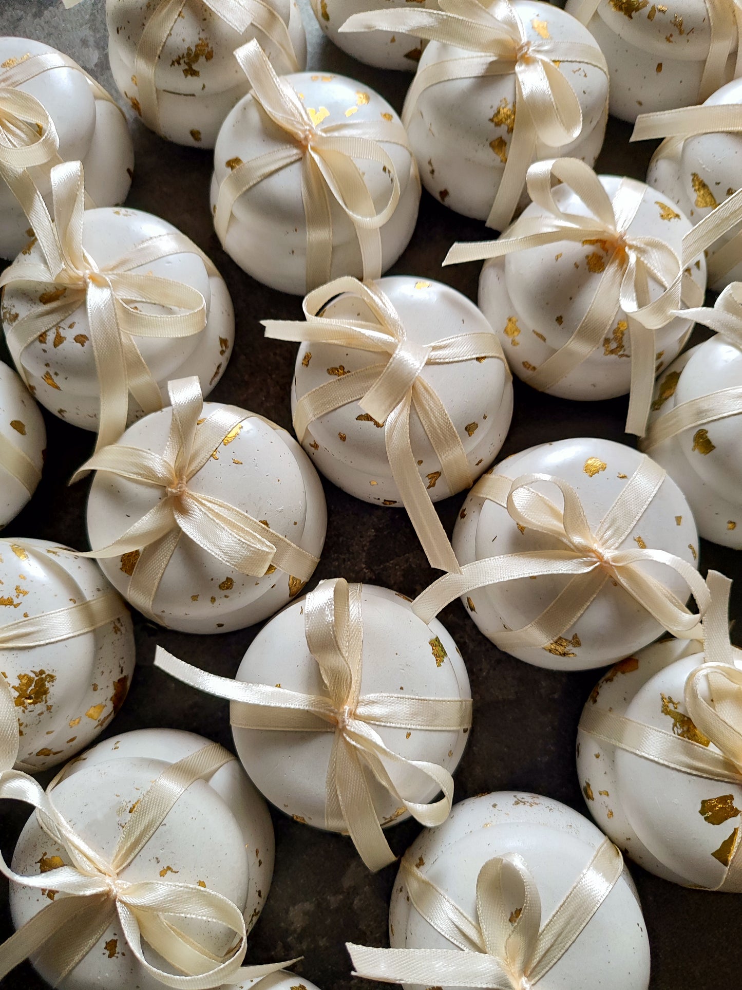 Mπομπονιέρα macaron/Φύλλα χρυσού